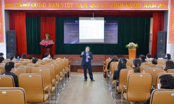Tuyên truyền, đối thoại pháp luật lao động về BHXH tại Công ty Than Quang Hanh