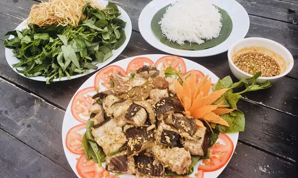 Lẩu cá đuối lá giang