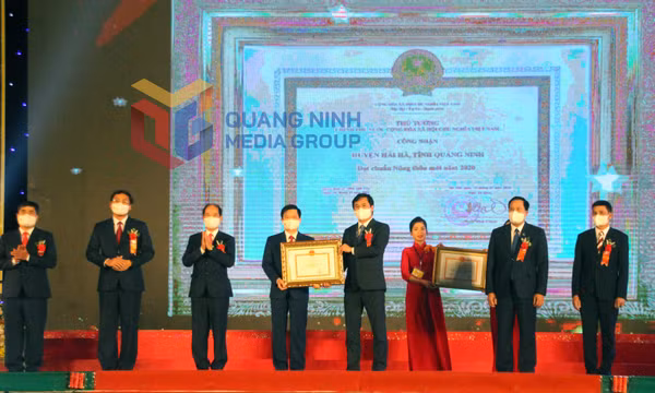 Kỷ niệm 20 năm thành lập huyện Hải Hà, tháng 12-2021