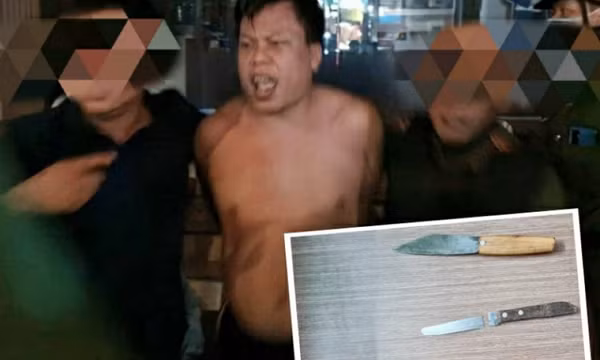 Tước hung khí trên tay đối tượng nghiện tấn công Cảnh sát