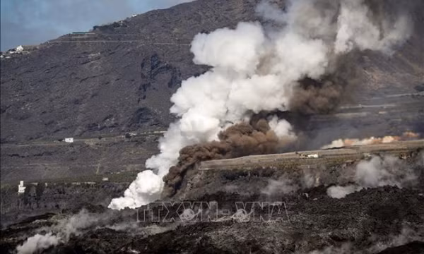 Núi lửa Cumbre Vieja ở Tây Ban Nha ngừng phun trào