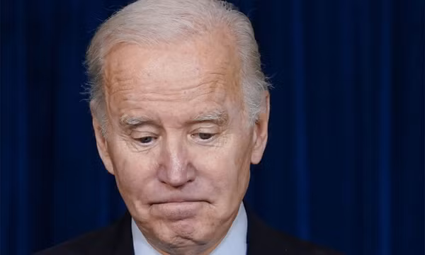 Tỷ lệ ủng hộ ông Biden thấp kỷ lục