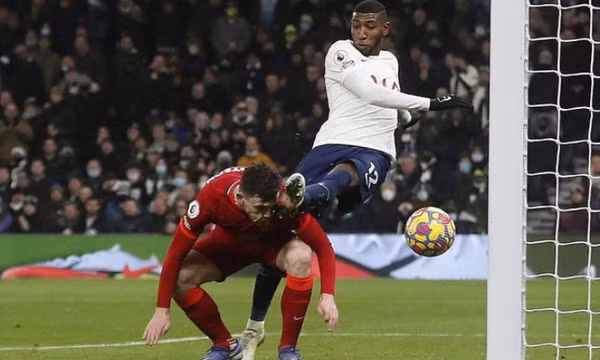 Liverpool bị Tottenham cầm chân