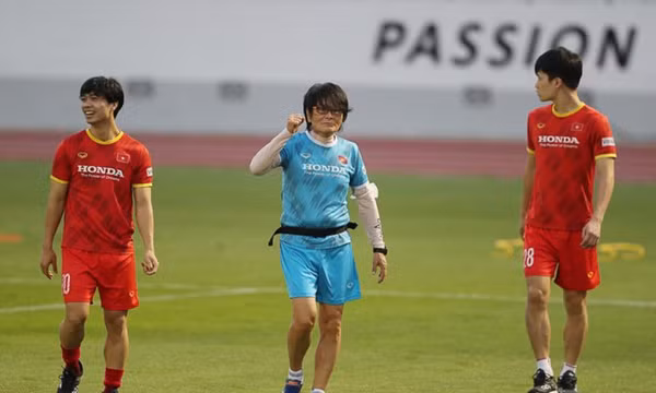 Hai trợ lý Hàn Quốc rời đội tuyển Việt Nam sau thất bại tại AFF Cup