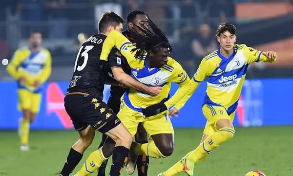 Juventus chia điểm với đội mới lên hạng Serie A