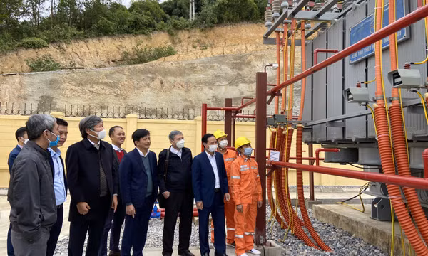 Đưa đường dây và trạm biến áp 110kV Vân Đồn 2 vào sử dụng