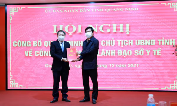 Công bố quyết định của UBND tỉnh về công tác cán bộ lãnh đạo Sở Y tế