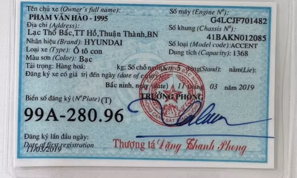 Dùng đăng ký xe giả đến nộp phạt