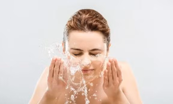 Giảm muối trong khẩu phần ăn, thêm muối vào bồn tắm