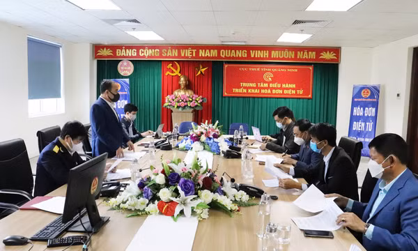Hội nghị bàn giải pháp vận động doanh nghiệp đăng ký sử dụng HĐĐT