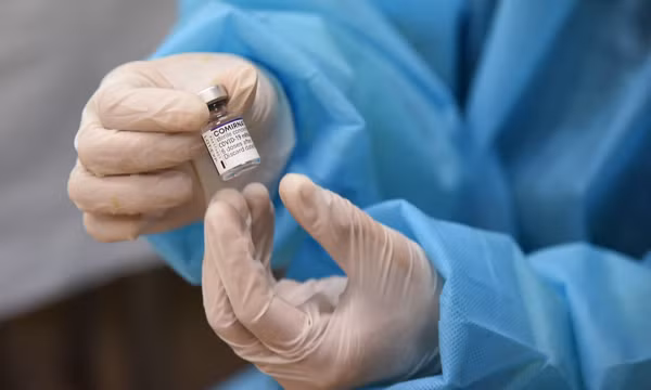 Thêm 7 lô vaccine Pfizer được gia hạn