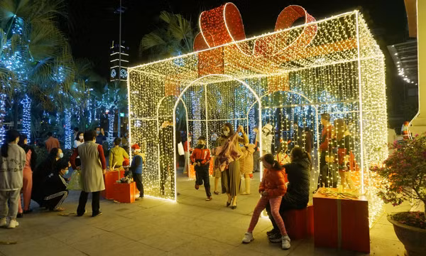 Hạ Long rực rỡ đêm Noel