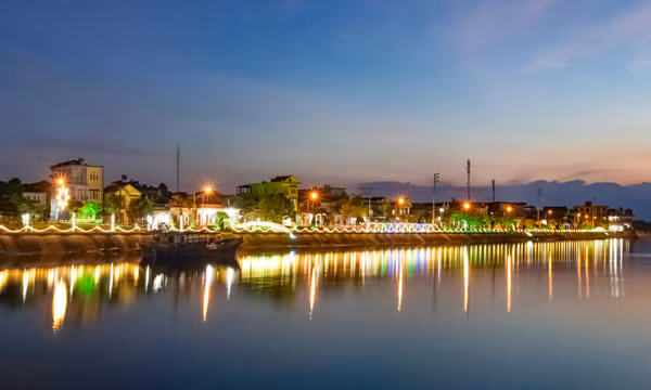 Tự hào quê hương đổi mới