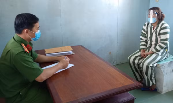Vợ hờ lấy cắp tiền rồi tạo hiện trường giả mất trộm