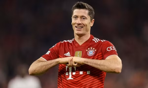 ĐHTB vòng bảng Champions League: Vắng bóng Messi; Ngoại hạng Anh áp đảo