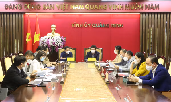 Tổng kết thực hiện Nghị quyết 21 của Bộ Chính trị về tăng cường sự lãnh đạo của Đảng đối với công tác BHXH, BHYT