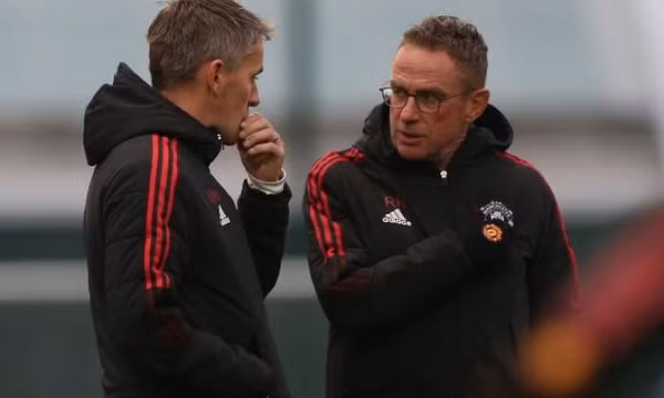 Rangnick chia tay 2 trợ lý