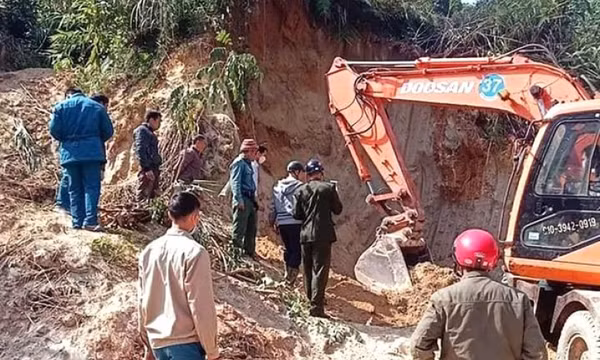 5 cháu nhỏ bị vùi lấp do sạt lở đất, 1 cháu bé tử vong