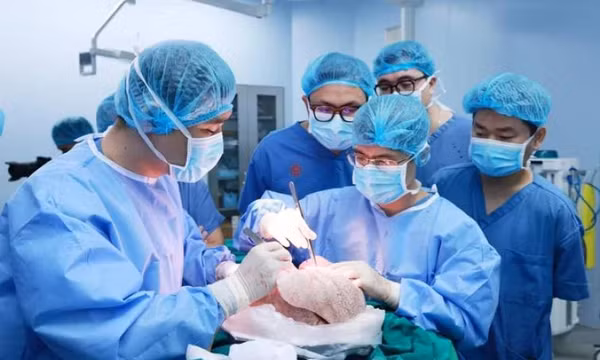 Hơn 150 thầy thuốc lập kỳ tích về ghép tạng trong ngày Tết Giáp Thìn