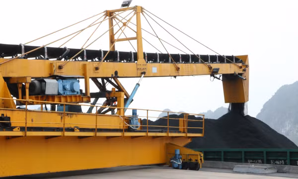 TKV: Tăng tốc sản xuất, đáp ứng than cho thị trường