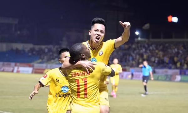 Thanh Hóa áp sát ngôi đầu sau cuộc rượt đuổi gay cấn với Hải Phòng
