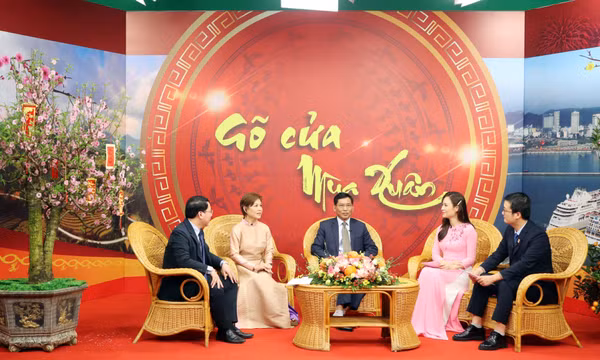 Rộn ràng chương trình cầu truyền hình trực tiếp “Gõ cửa mùa xuân”