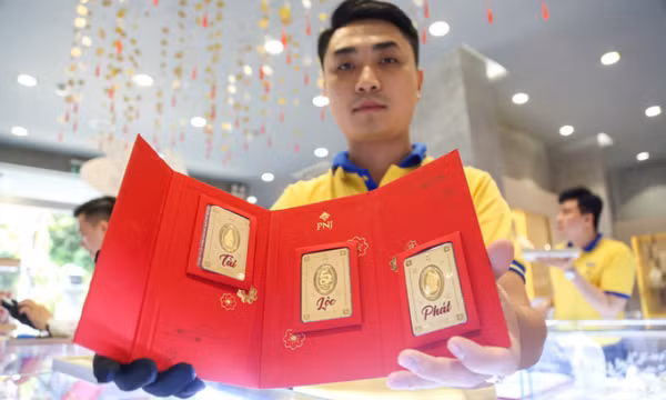 Bỗng lù lù đâu ra ông Thần Tài? Nếu lậm quá lại thành ra mê tín
