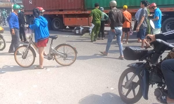 Va chạm xe đầu kéo ở Đồng Nai, bé gái tử vong tại chỗ