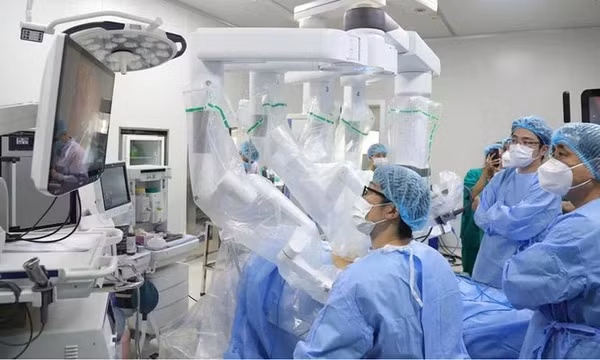 Áp dụng kỹ thuật nội soi robot tại Việt Nam trong điều trị ung thư