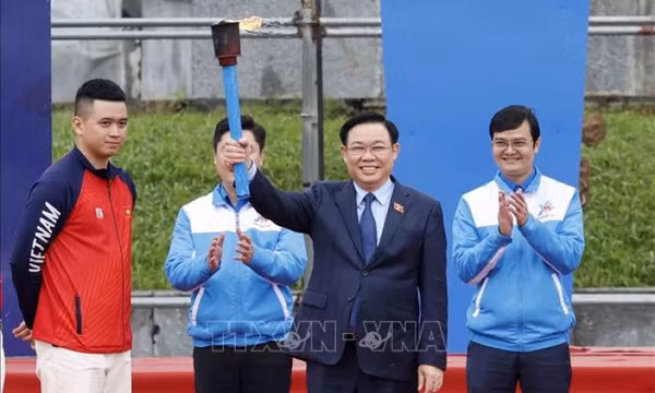 Chủ tịch Quốc hội dự Lễ khởi động Tháng Thanh niên và Tết trồng cây Xuân Giáp Thìn 2024
