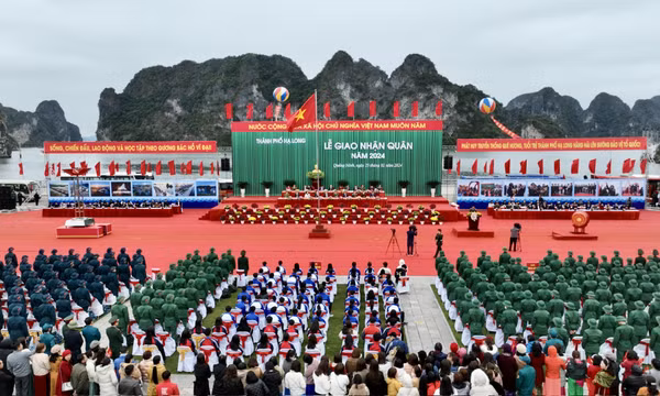 Hơn 2.100 thanh niên ưu tú của Vùng mỏ lên đường nhập ngũ