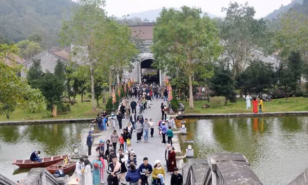 Thượng sơn trẩy hội xuân Yên Tử 