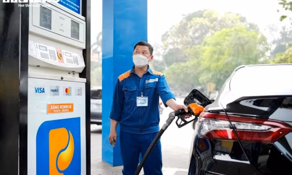 Giá xăng hôm nay có thể tăng khoảng 500 đồng/lít
