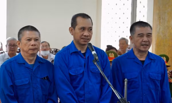 Trưởng phòng Cảnh sát kinh tế 'làm ngơ' cho trùm buôn lậu Mười Tường