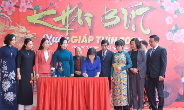 Khai bút đầu xuân Giáp Thìn 2024