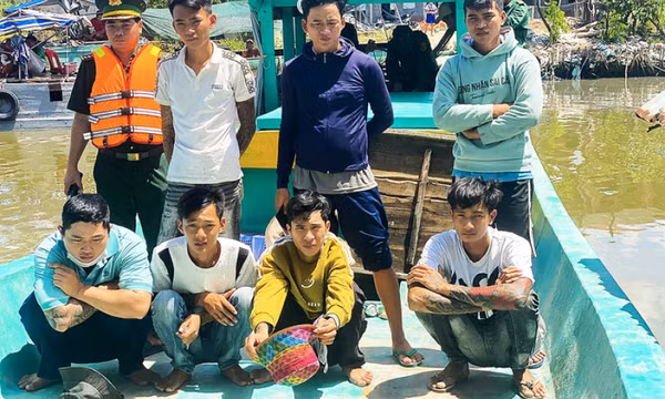 Bắt 8 người dùng súng tự chế tấn công tàu cá ở Cà Mau