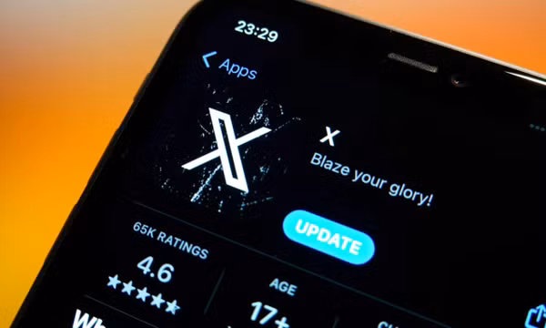 X đứng đầu App Store vì video khỏa thân