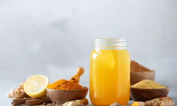 Lợi ích của việc uống nước gừng nghệ vào buổi sáng