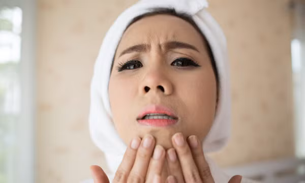 Thói quen thường gặp gây khô da