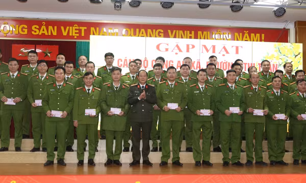 Công an Quảng Ninh: Gặp mặt cán bộ, chiến sĩ Công an xã, phường, thị trấn tiêu biểu 