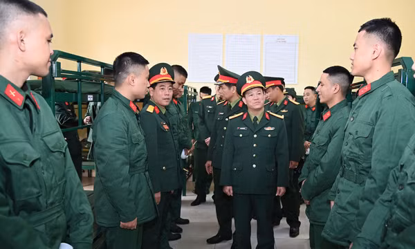 Chiến sĩ mới Trung đoàn 244 nhanh chóng hòa nhập với môi trường quân ngũ