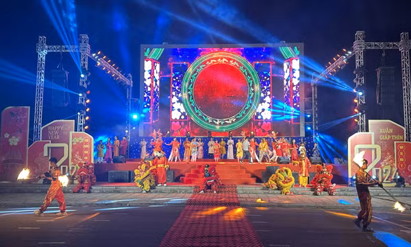 Rộn ràng đón giao thừa 