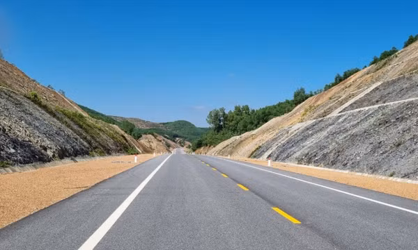 Bộ Giao thông vận tải thông tin về thiết kế cao tốc Cam Lộ - La Sơn