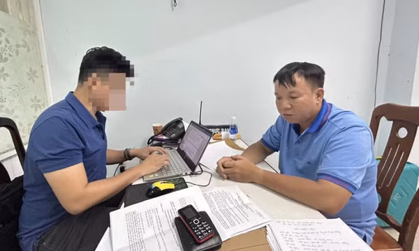 Công an giả nhận tiền để ‘chạy án’, đến vụ thứ 3 mới bị bắt