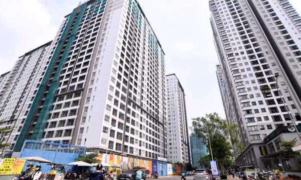 Dân vẫn gửi tiền vào ngân hàng, cho vay gặp khó, vì sao?