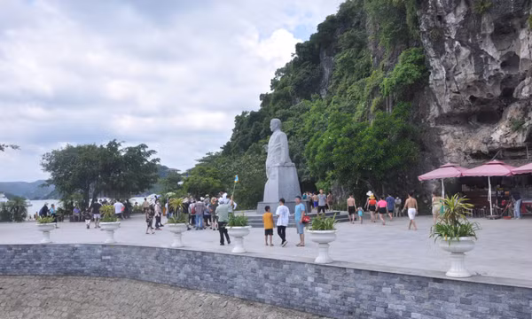 Để Vịnh Hạ Long phát triển bền vững