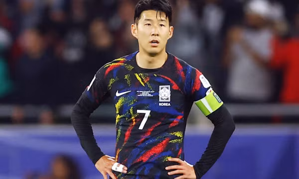 Son Heung-min xô xát với đồng đội khi Hàn Quốc bị loại khỏi Asian Cup