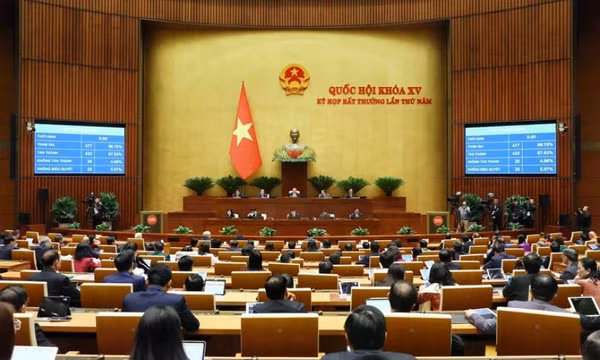 Ký chứng thực Luật Đất đai (sửa đổi) và Luật Các Tổ chức Tín dụng (sửa đổi)