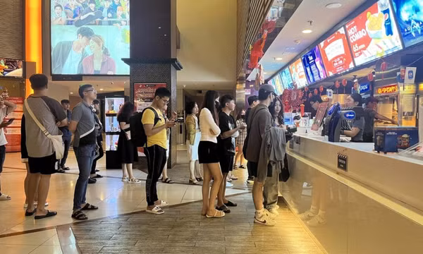 Học sinh vô tư xem phim "Mai" dán nhãn 18+: Thanh tra Bộ Văn hóa vào cuộc