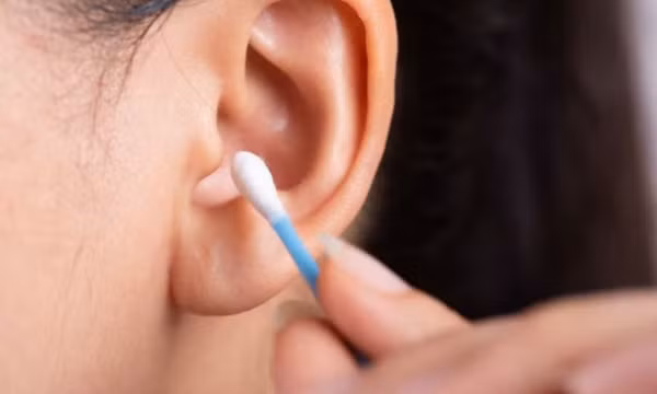 Cách làm sạch tai an toàn